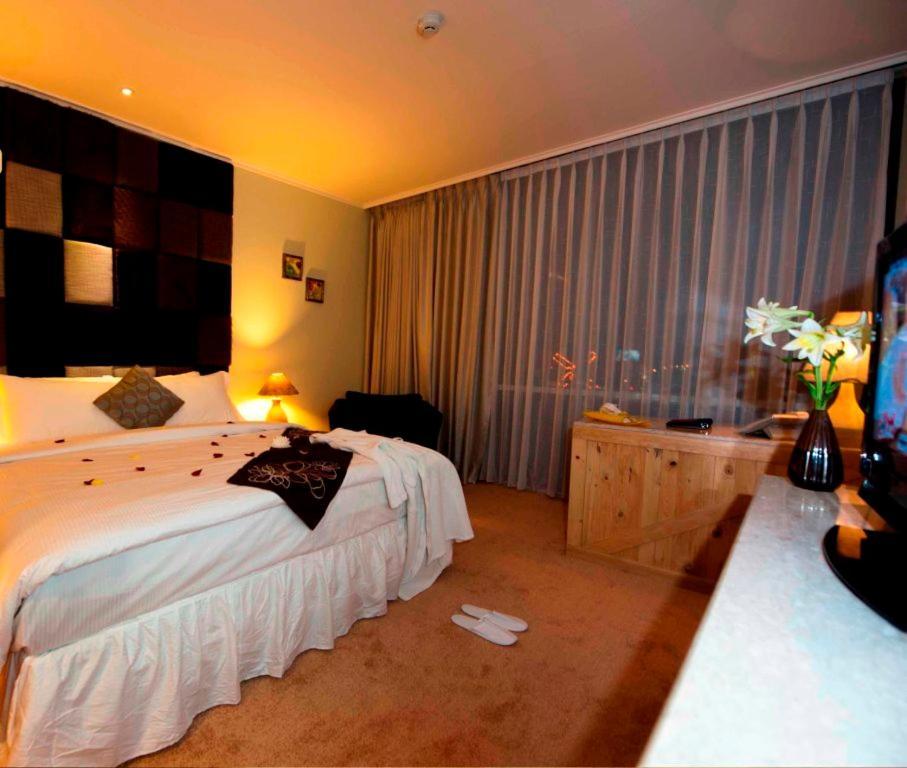 Chara Hotel Bandung Kültér fotó