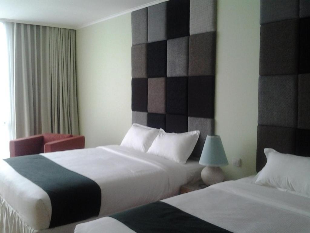 Chara Hotel Bandung Szoba fotó