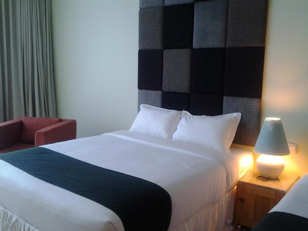 Chara Hotel Bandung Szoba fotó