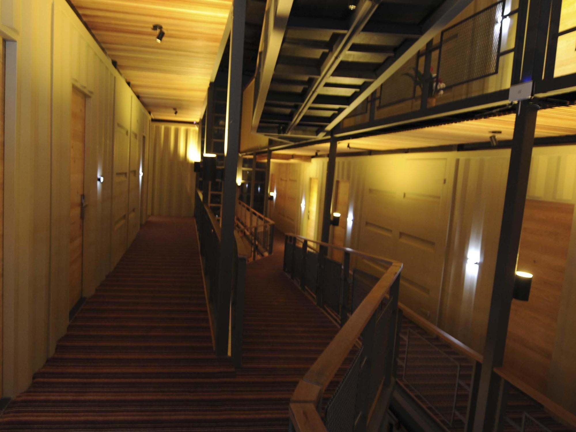 Chara Hotel Bandung Kültér fotó