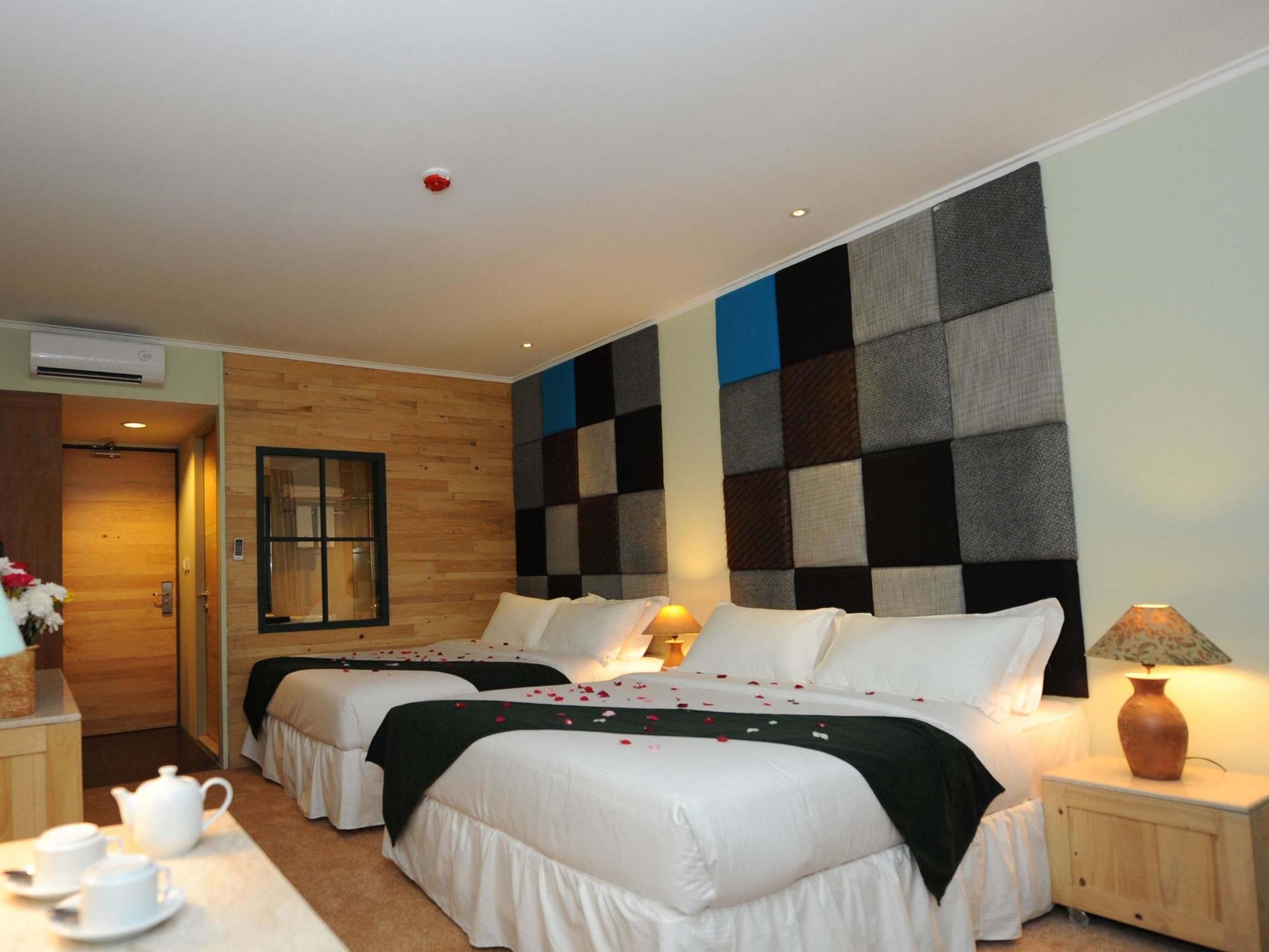 Chara Hotel Bandung Kültér fotó