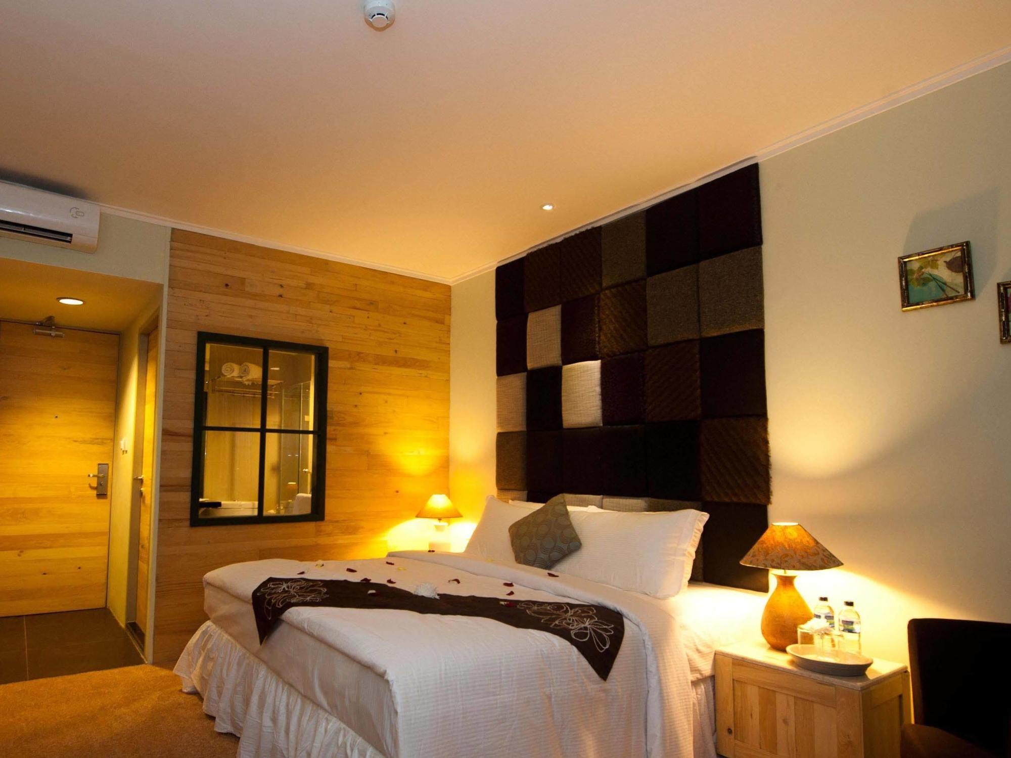 Chara Hotel Bandung Kültér fotó