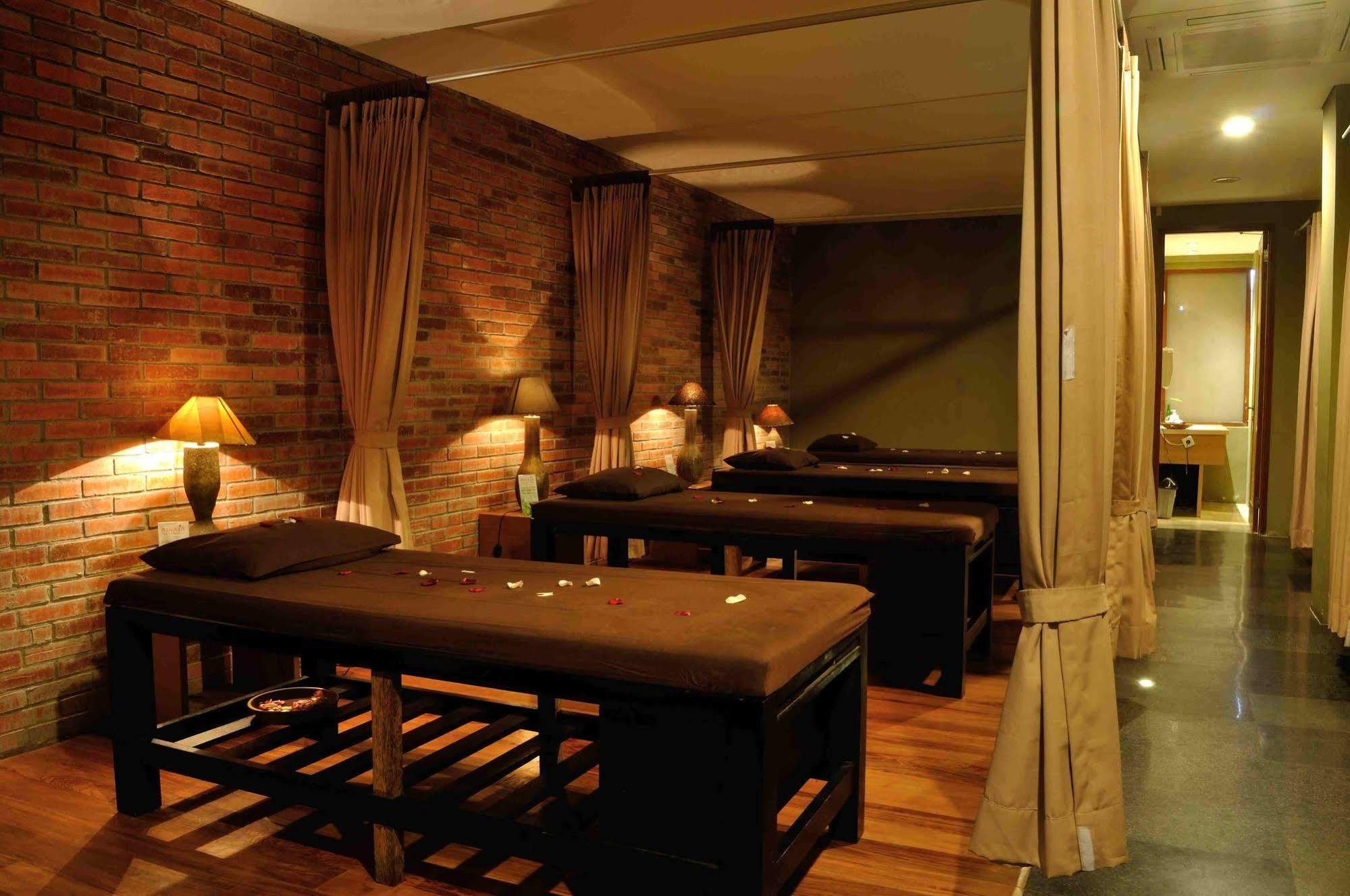 Chara Hotel Bandung Kültér fotó